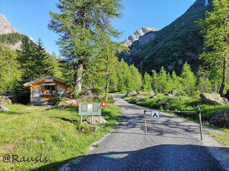 Camping Forêt des Mélèzes & Village Sioux